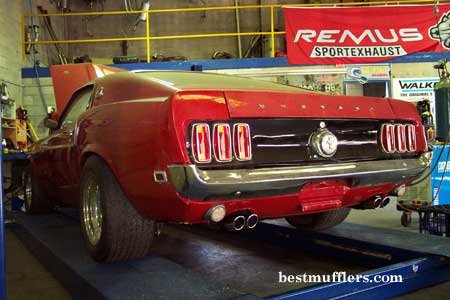 4 Tailpipes look geat